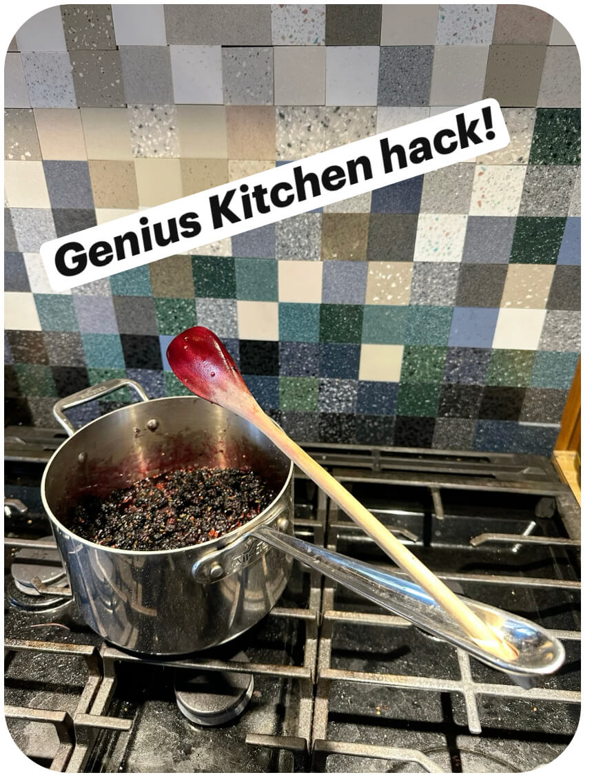 genius kitchen hack spoon rest in pot handle